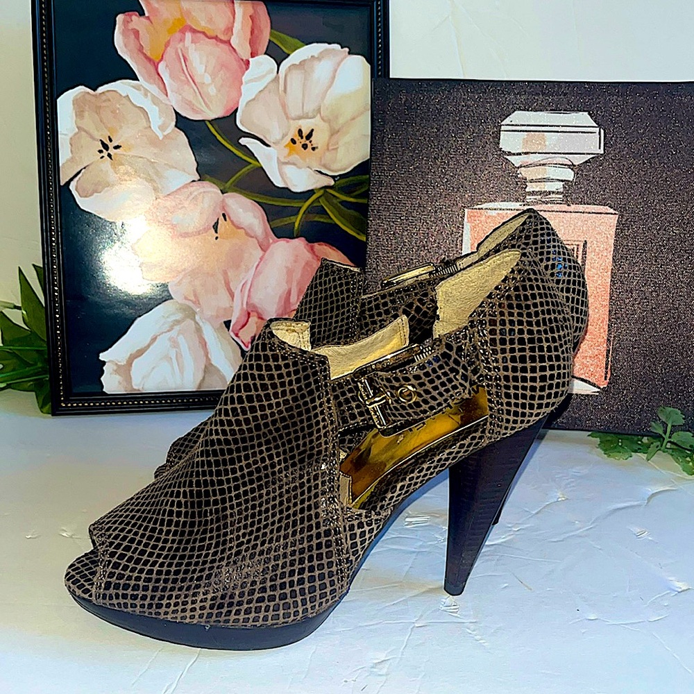 Michael Kors Brown & Gold platform Heels genuine leather snake print sz 7